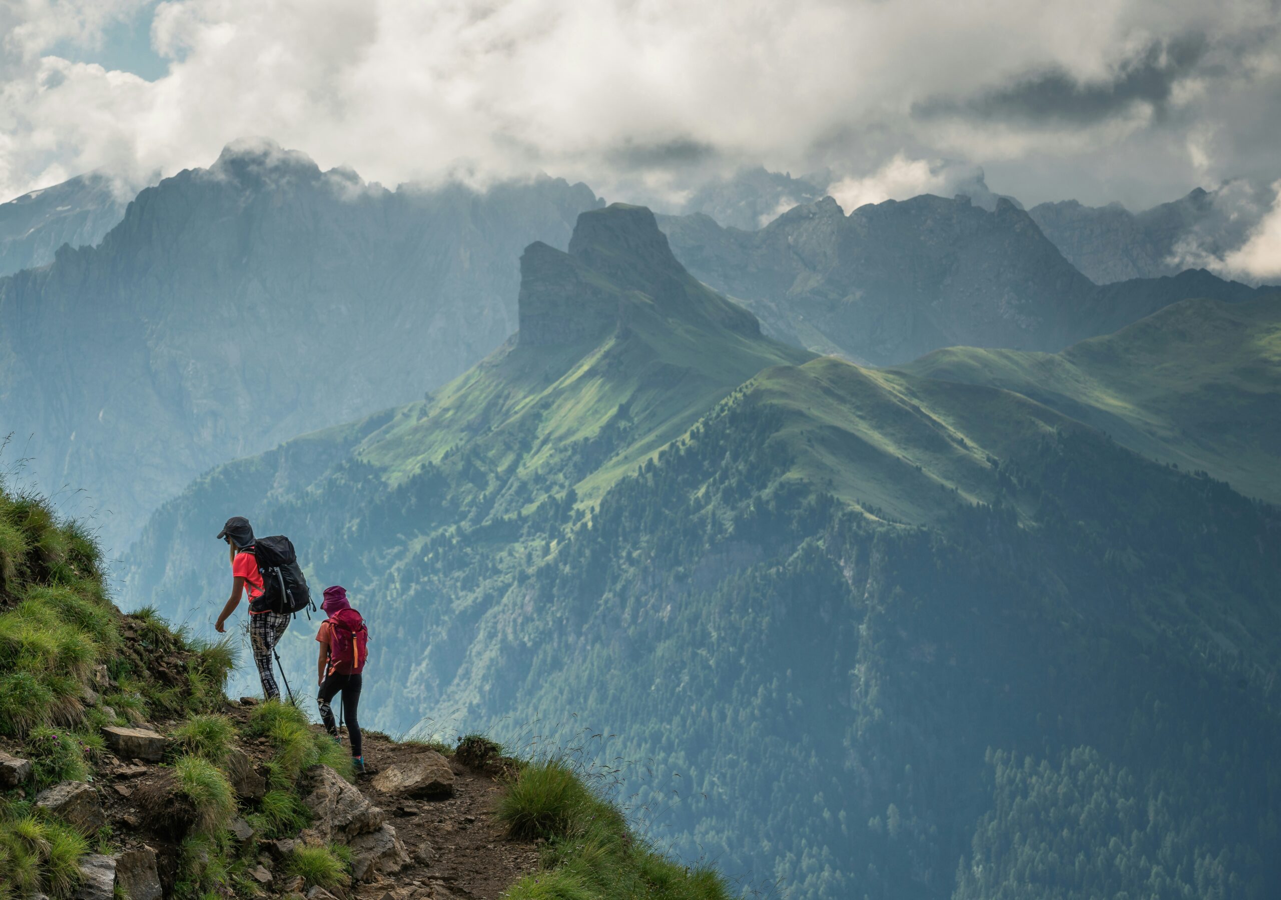 Trail Etiquette Essential Trail Etiquette Tips for Every Respectful Hiker
